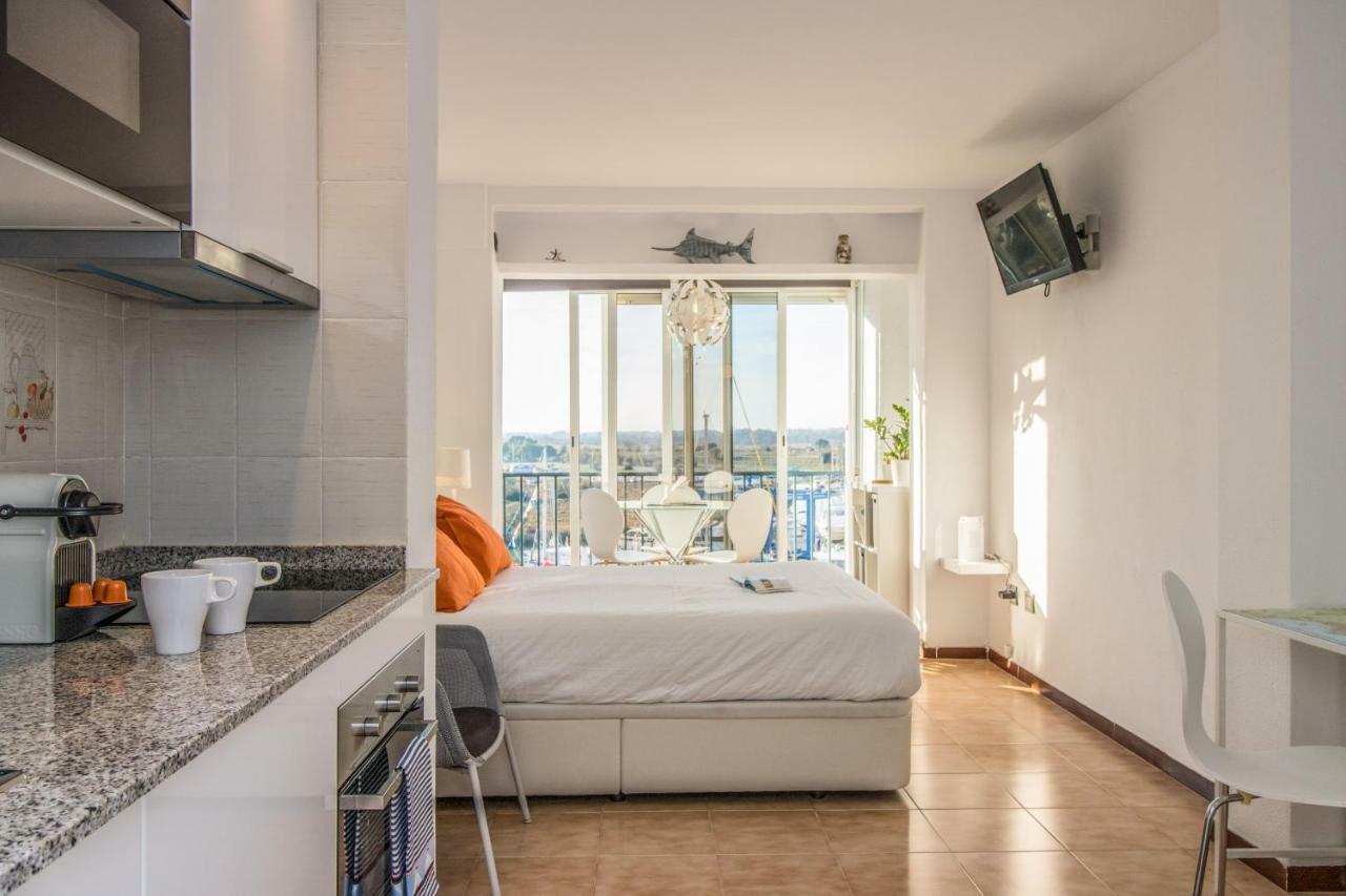 Holidays Penthouse Vues Panoramiques Sur Le Port Naval,Un Sejour Elegant Assure " Wifi Parquing Gratuit Roses Luaran gambar